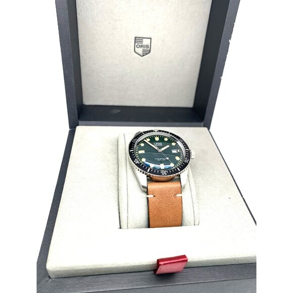 Oris Men's Watch 7720 Divers Sixty-Five Swiss Automatic Green Dial Brown Leather - Picture 3 of 15